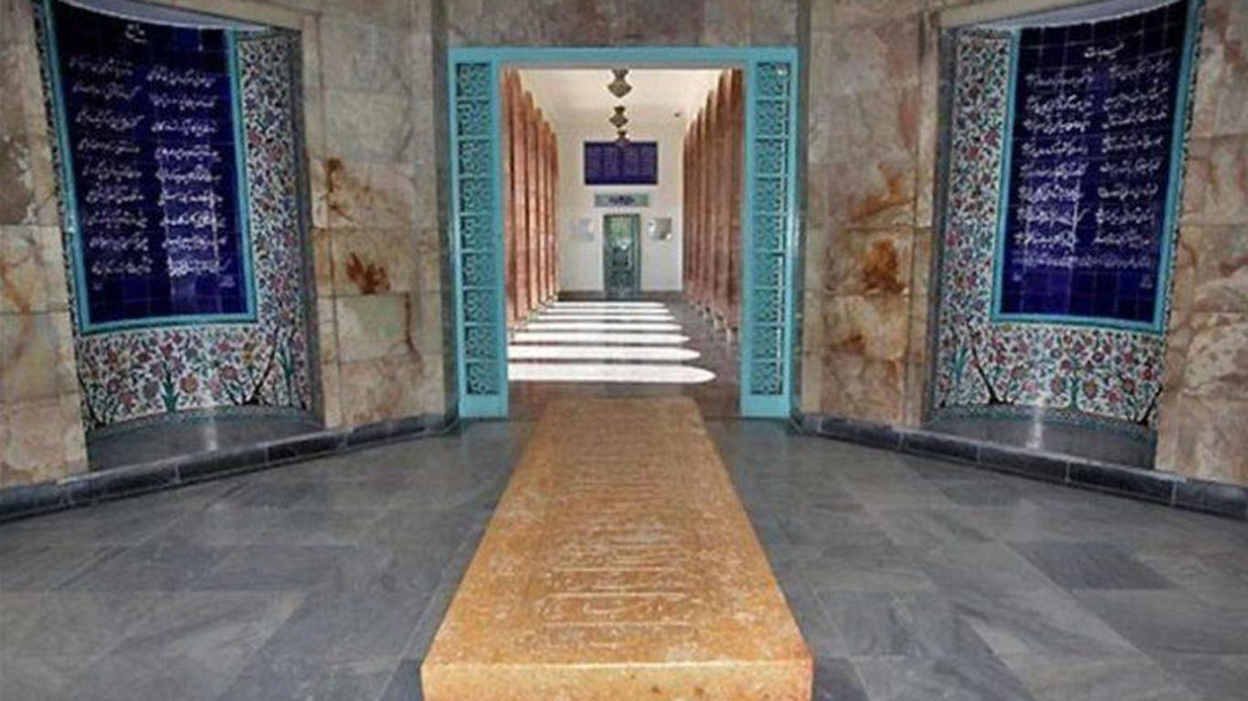 اشعار سعدی در آرامگاه سعدیه شیراز