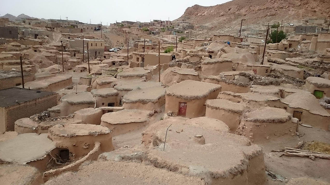 روستای ماخونیک خراسان جنوبی با خانههای کوتاه و معماری سنتی