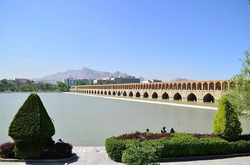 سی‌وسه‌پل اصفهان؛ شاهکار معماری صفوی بر زاینده‌رود