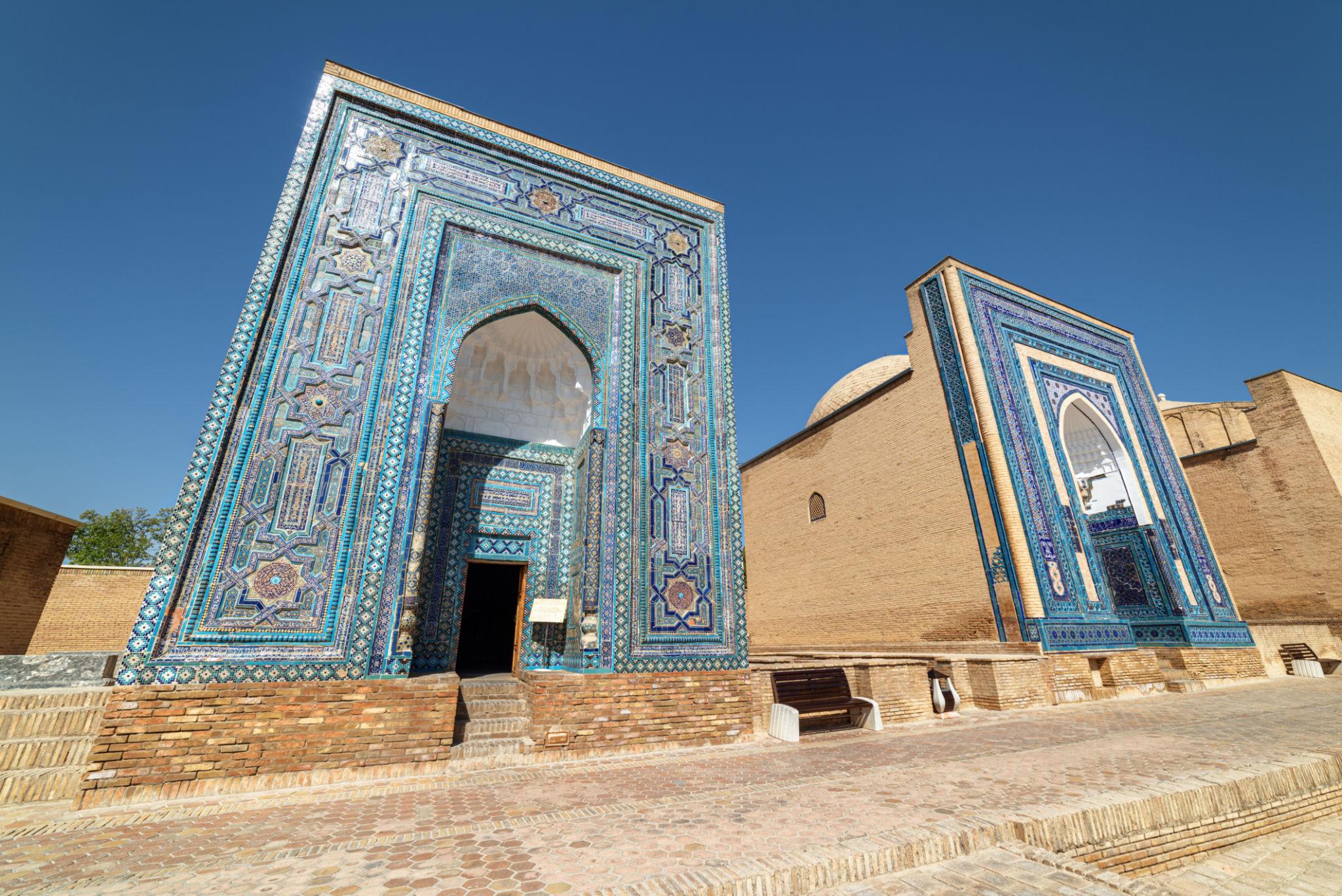 معماری شاه‌زنده؛ موزه‌ای از کاشی و فیروزه در شهر سمرقند ازبکستان