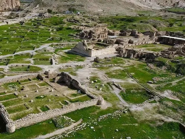 معبد آناهیتا کنگاور؛ راز بنای سنگی شگفت‌انگیز ایران