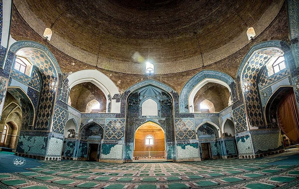 کتیبه‌های مسجد کبود از مهم‌ترین اسناد تاریخی بنا