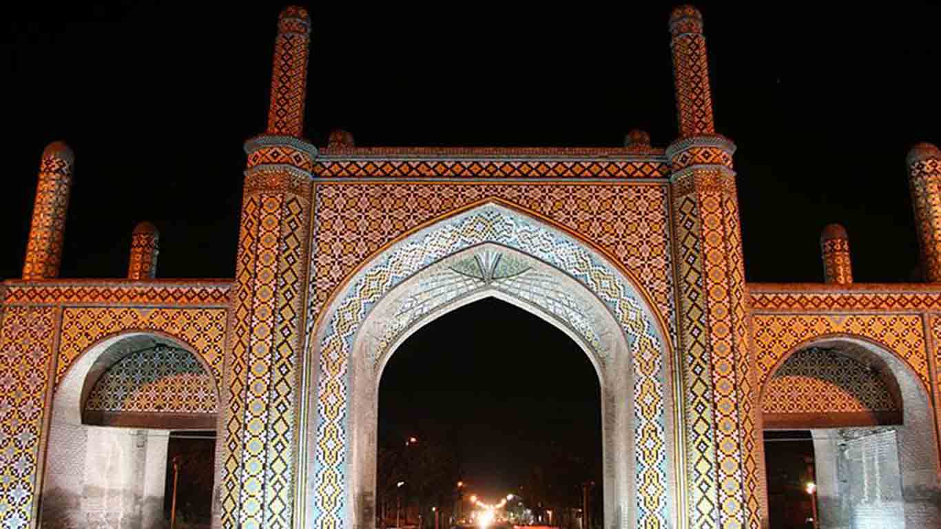 جزئیات کاشی کاری و گلدسته های دروازه تهران قزوین