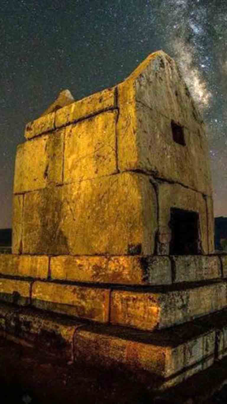 گور دختر در نزدیکی کوشک اردشیر دشتستان