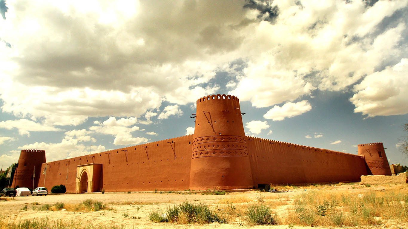 نمای بیرون قلعه گوگد در بخش مرکزی شهرستان گلپایگان اصفهان