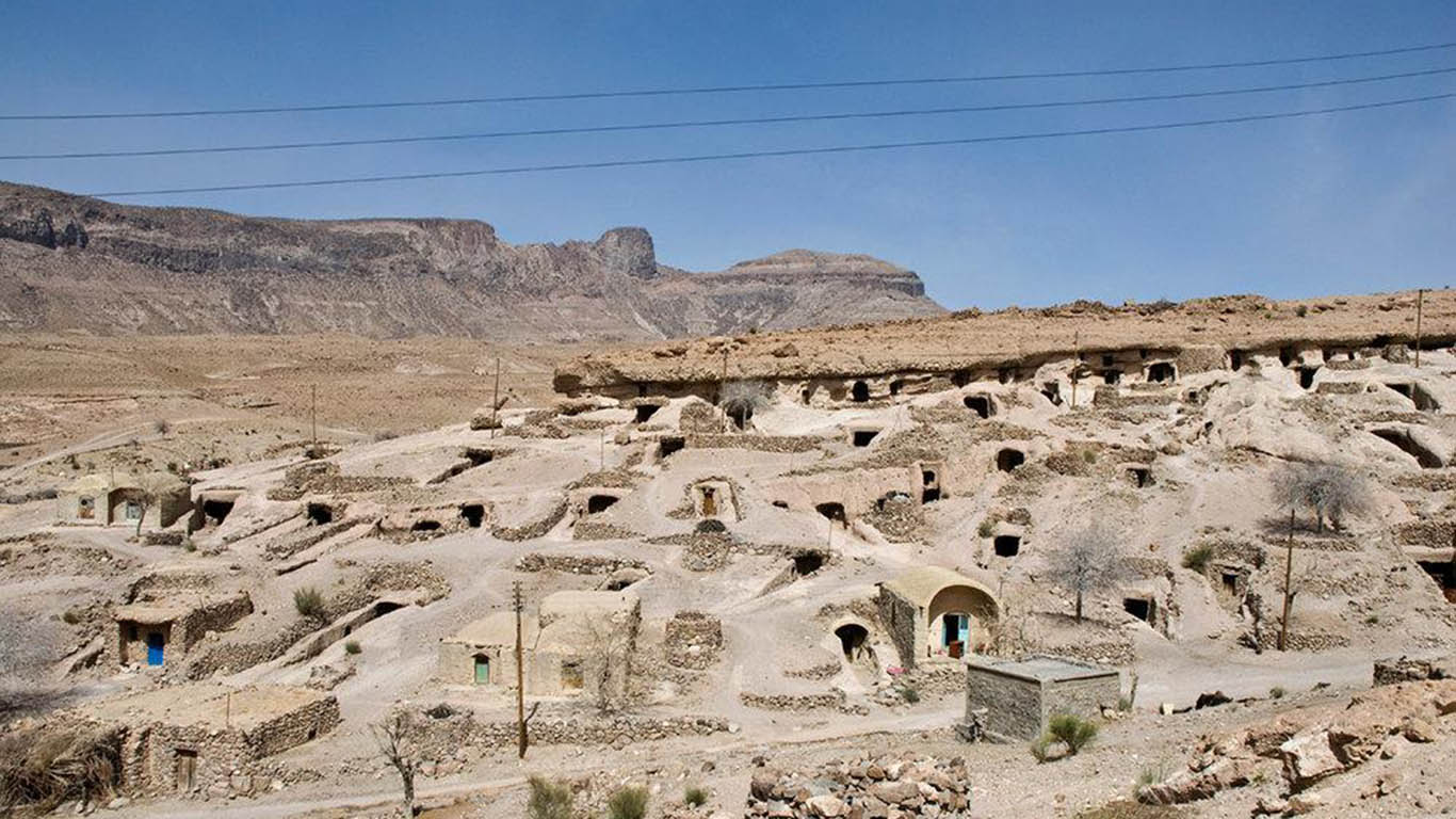 روستای میمند کرمان؛ راهنمای سفر به دهکده صخره‌ای ایران