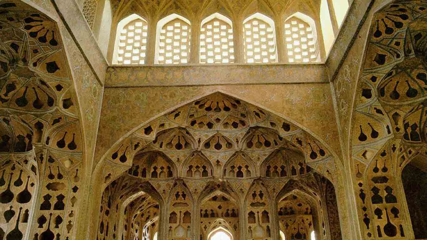 تزئینات نقاشی و معماری داخلی کاخ عالی قاپو اصفهان