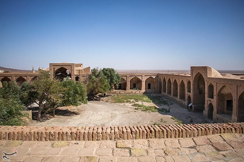 حجره‌های کاروانسرای شاه سلیمانی آهوان