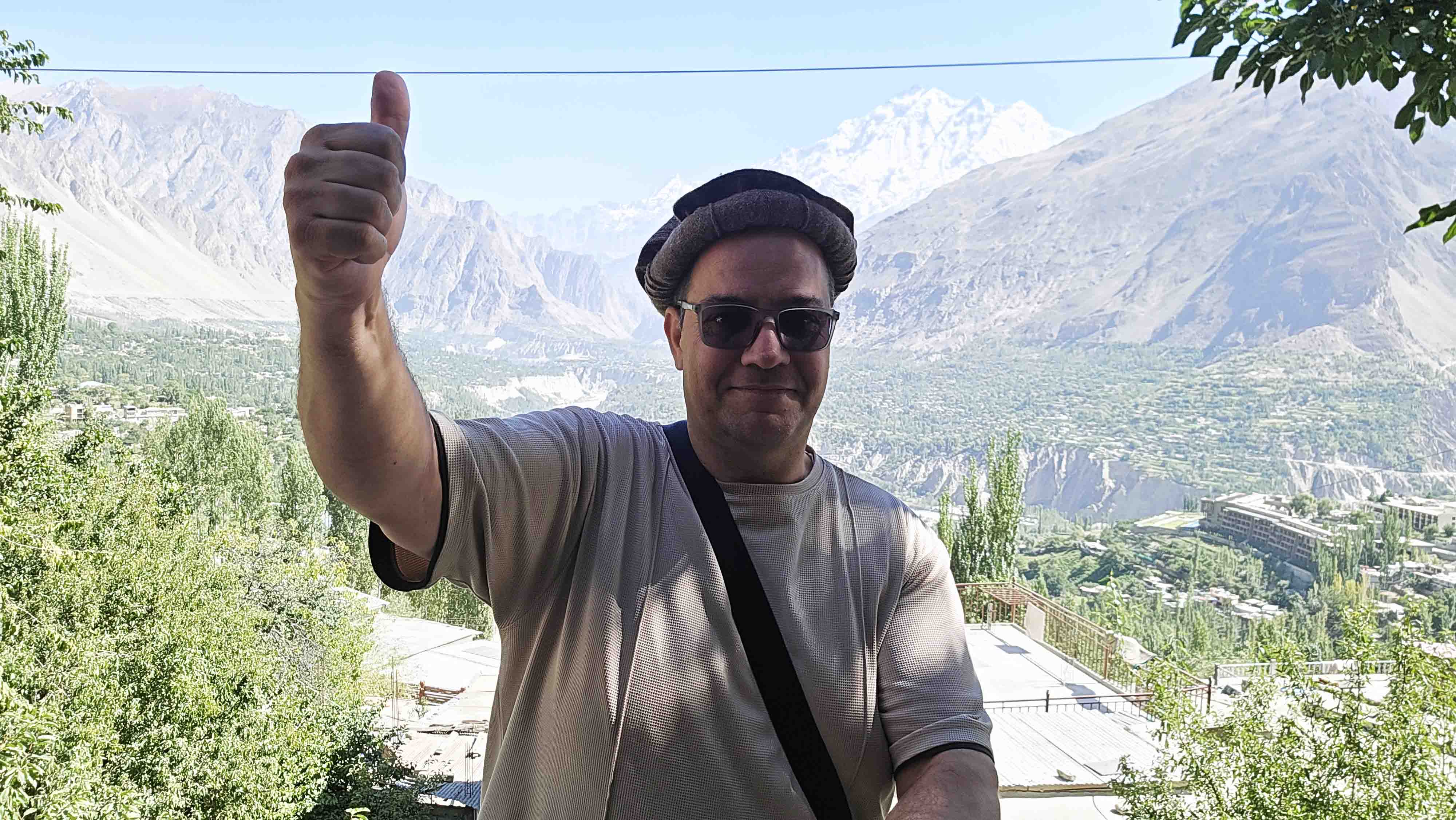 چشم‌انداز کوهستانی دره هونزا در پاکستان
