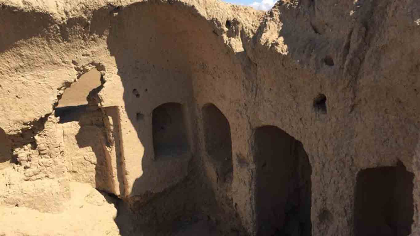 کاوش باستان‌شناسی و یافته‌های محوطه تپه حصار دامغان