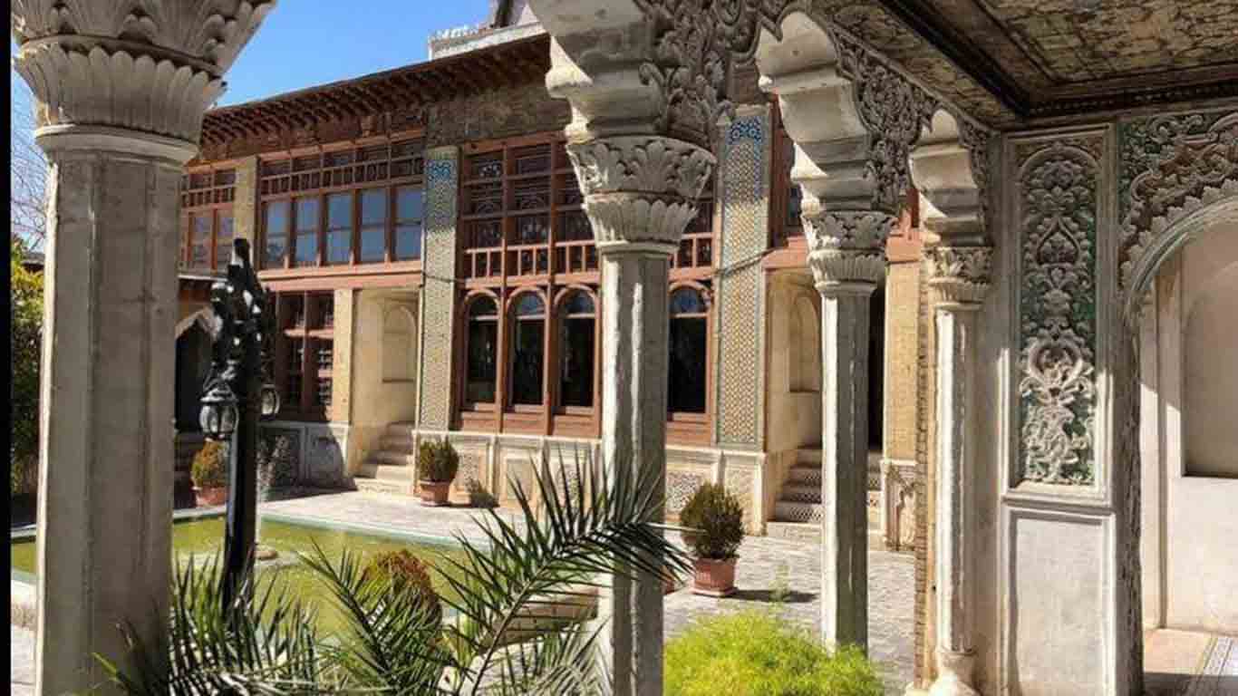 نمای حیاط و ساختمان خانه زینت‌الملک شیراز