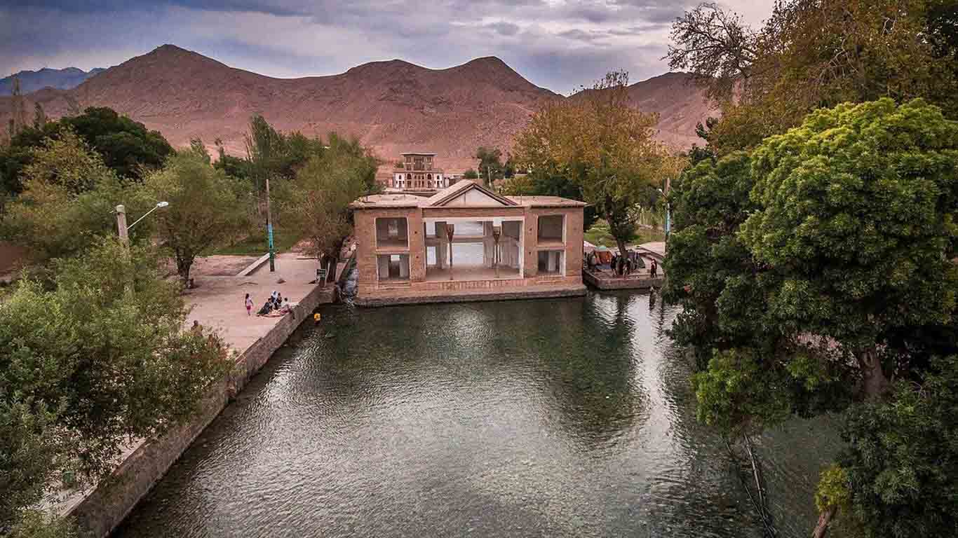 چشمه علی دامغان و آبگیر تاریخی آن
