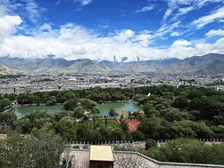 نمایی از شهر لهاسا