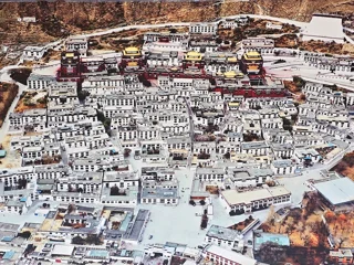 عکس هوایی معبد شهر شیگاتسه