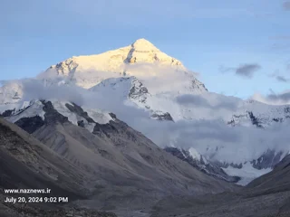نمایی از از قله اورست از بیس کمپ