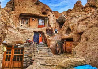 اقامتگاه بوم گردی آراز کندوان؛ اقامت در خانهای صخرهای