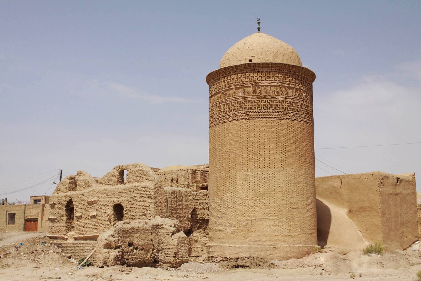 برج پیر علمدار