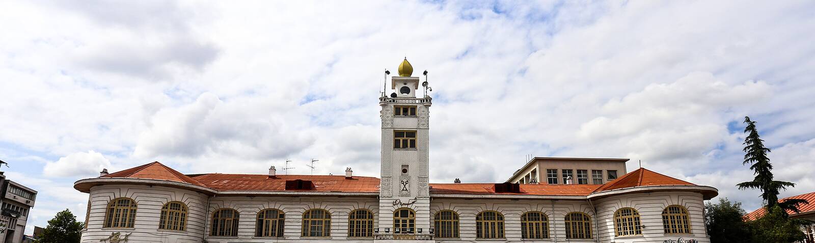 عمارت شهرداری و برج ساعت رشت