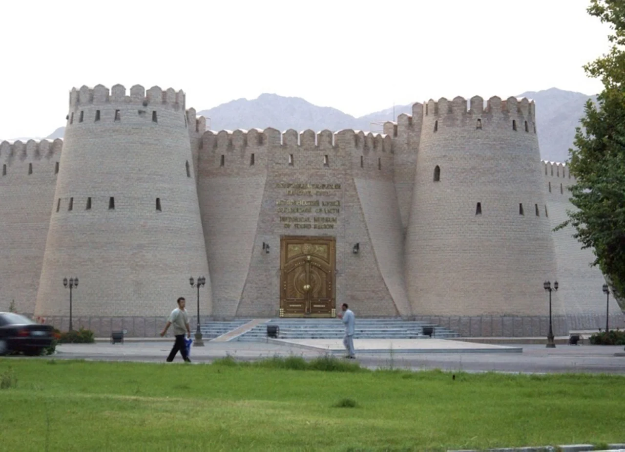 موزه تاریخی سغد در خجند؛ از قلعه باستانی تا آثار تاریخی