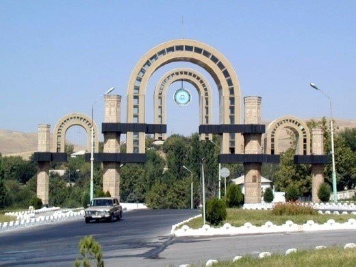 نژاد، زبان و خط تاجیک‌ها