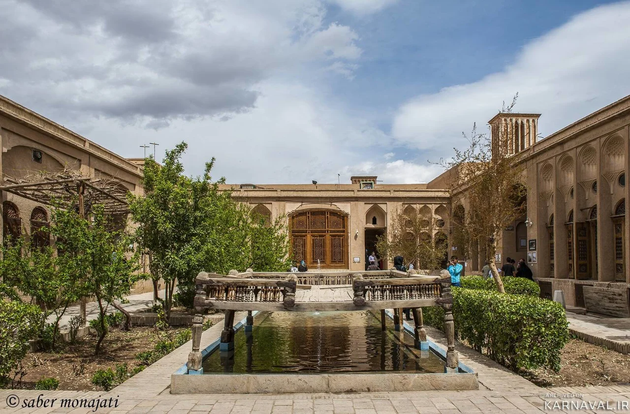 خانه لاریها یزد؛ شاهکار معماری خانههای تاریخی قاجار