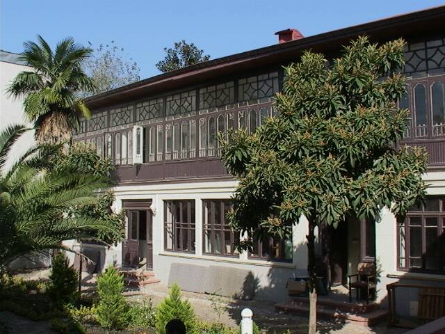 خانه قدیری رشت: نگینی از معماری قاجار در قلب گیلان