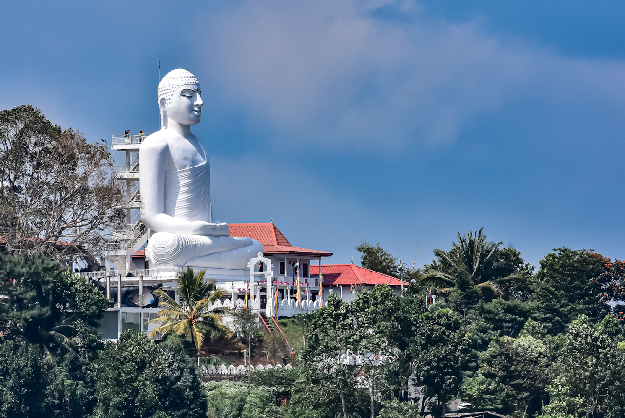 مجسمه بودا باهیراووکاندا ویهارا (Bahiravokanda Vihara)