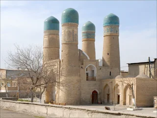 چارمنار بخارا؛ راز چهار برج در قلب بخارای تاریخی