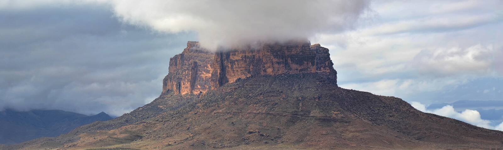 نقش باستانی استخر