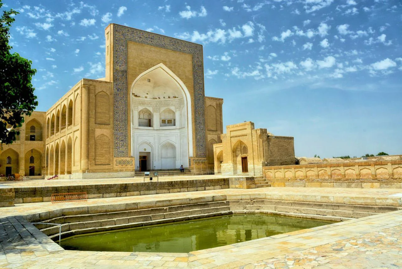 آرامگاه چهاربکر بخارا؛ راهنمای کامل بازدید از شهر خاموش بخارا