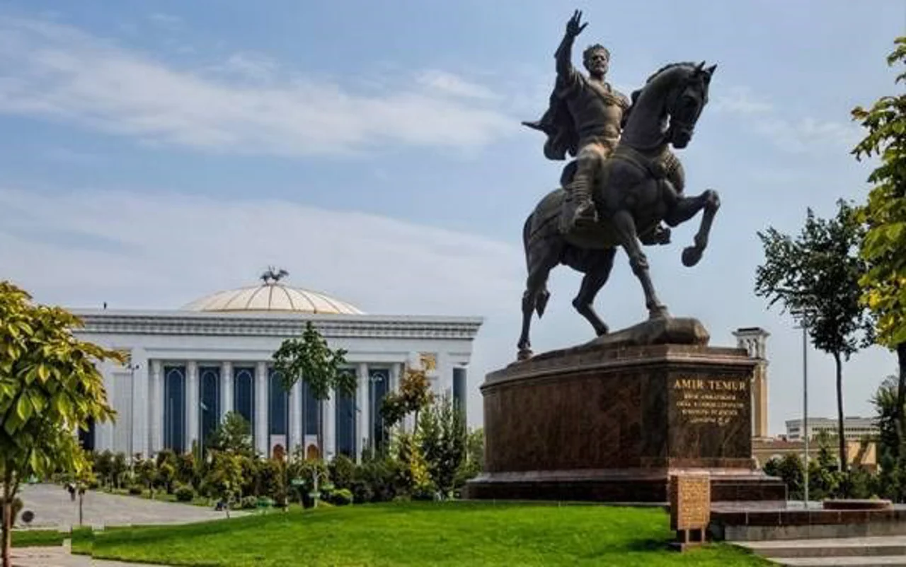 میدان امیر تیمور تاشکند؛ نماد تاریخی پایتخت ازبکستان