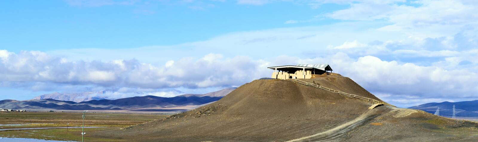 ارگ و تپه باستاني نوشيجان (دژ- آتشکده)