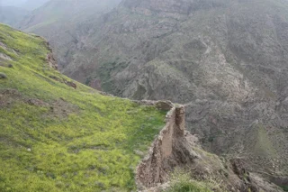 قلعه لمبسر رازمیان؛ دژ اسماعیلی و جزء میراث جهانی الموت