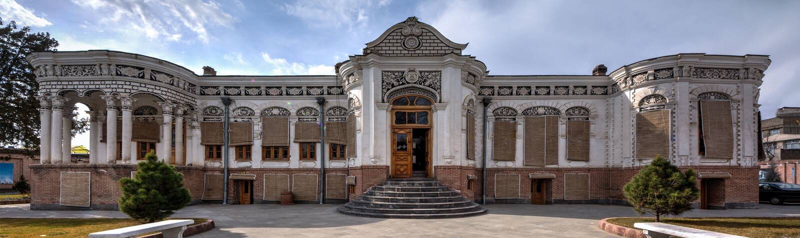 ساختمان قدیم شهرداری خوی: معماری کم نظیر دوران پهلوی