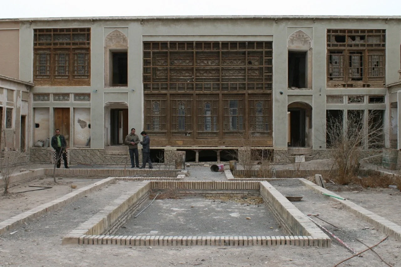 خانه فاطمی نائین؛ معماری قاجاری، تاریخچه و راهنمای بازدید