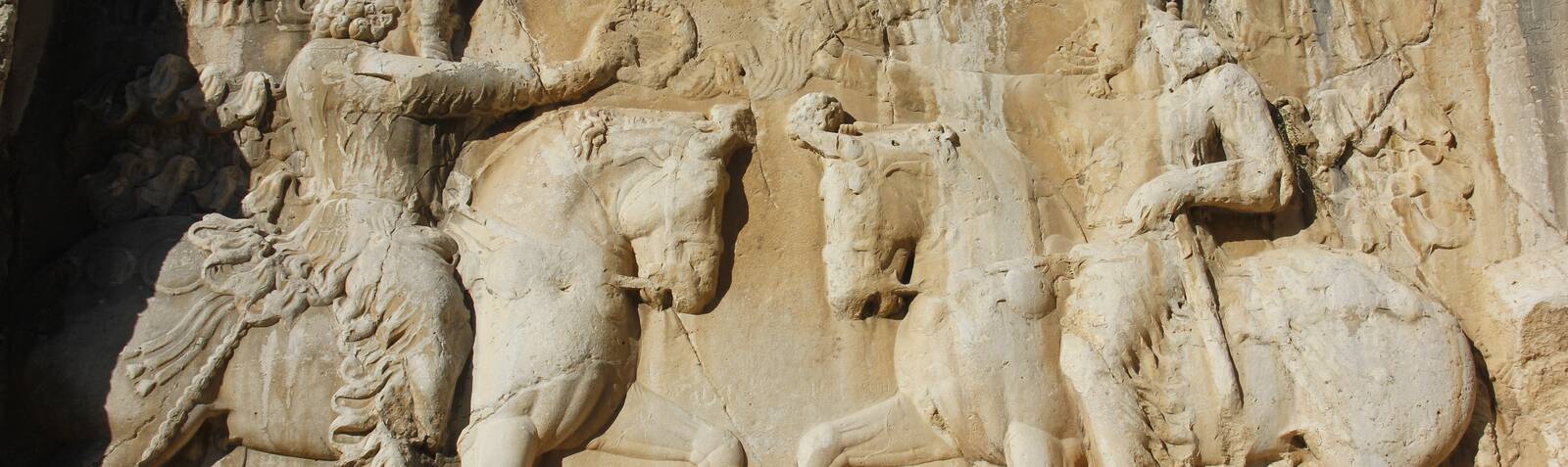 منظر  باستان شناس ساسانی