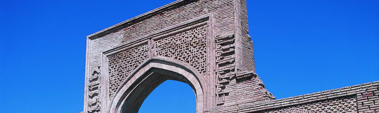 کاوانسرای سرخس (رباط شرف)