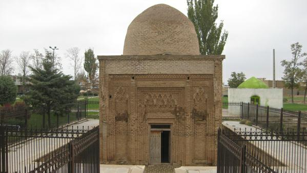 بقعه پیر تاکستان: معماری سلجوقی در قلب ایران