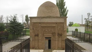 بقعه پیر تاکستان: معماری سلجوقی در قلب ایران