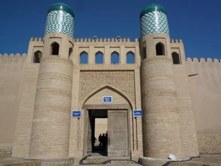 ارگ کهنه خیوه؛ راهنمای کامل بازدید از قلعه تاریخی خانهای خوارزم