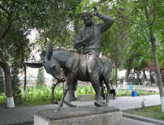 مجسمه خواجه نصرالدین در بخارا؛ نماد طنز و فرهنگ مردم ازبکستان
