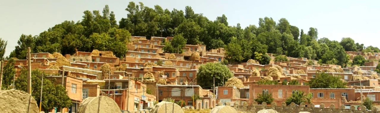 روستای زنوزق؛ ماسوله آذربایجان با معماری پلکانی و گورستان تاریخی