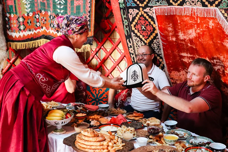 مدرسه چهل و ششم: با مردم محلی مهربان و دوستانه باشید