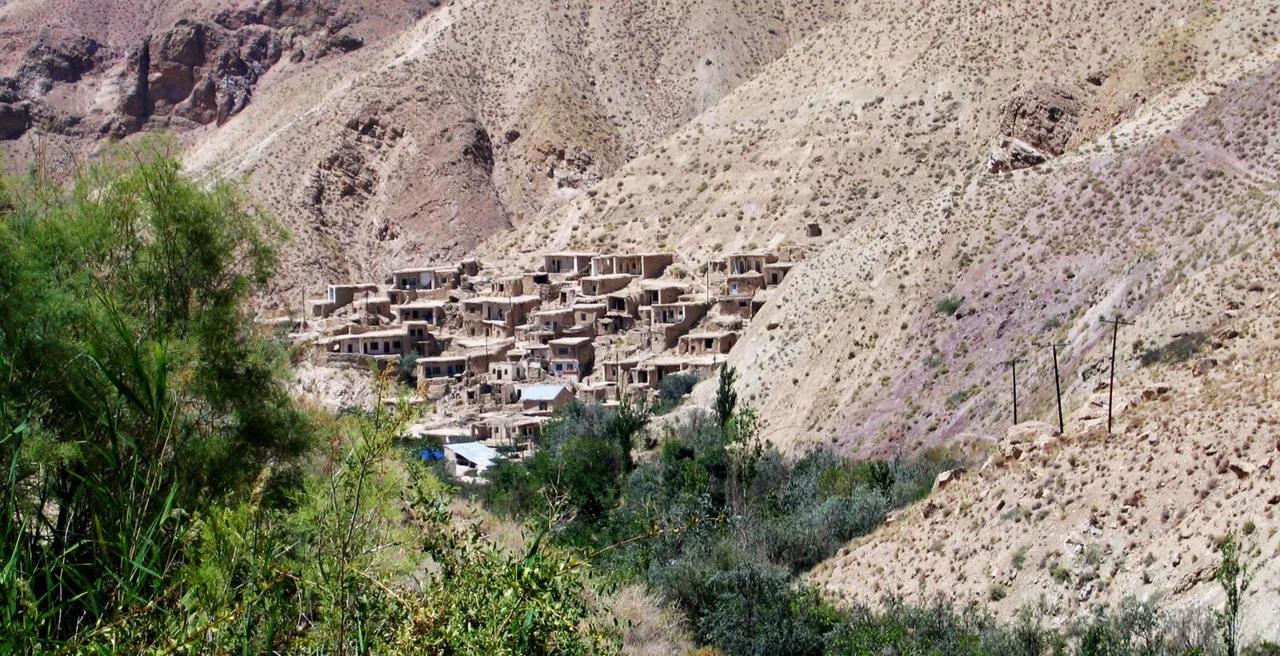 روستای رامه گرمسار؛ راهنمای سفر به ییلاق تاریخی در دامنه البرز