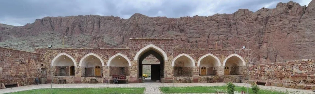 کاروانسرای خواجه نظر جلفا؛ یادگار صفوی در کنار رود ارس