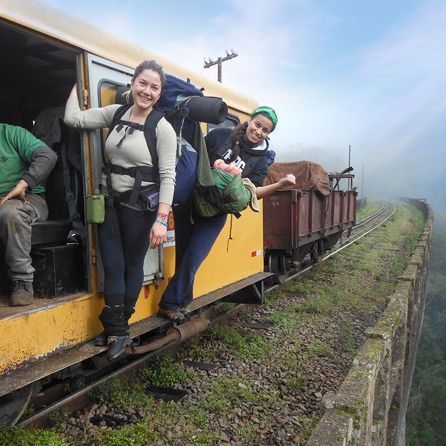 مدرسه سفر چهارده: یک ژاکت بردارید.